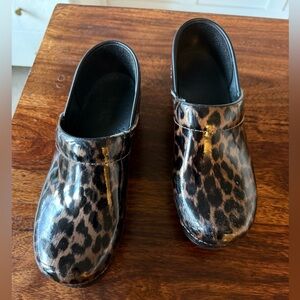 Dansko Leopard Clogs Size 38 (7.5-8)